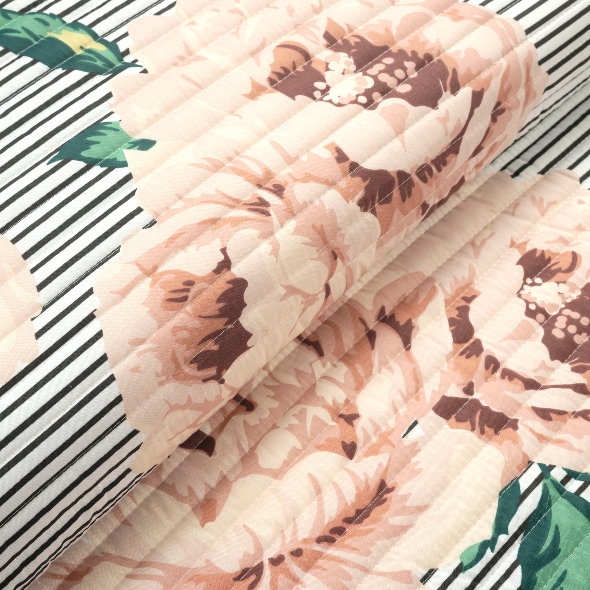 Mira Vintage Floral Oversized Quilt Set –