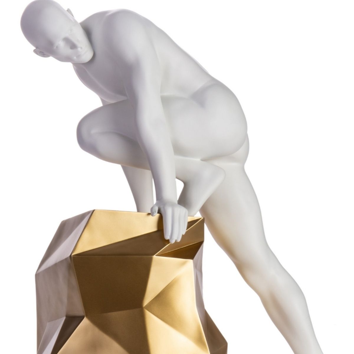 Escultura de hombre sensual // Blanco mate y dorado