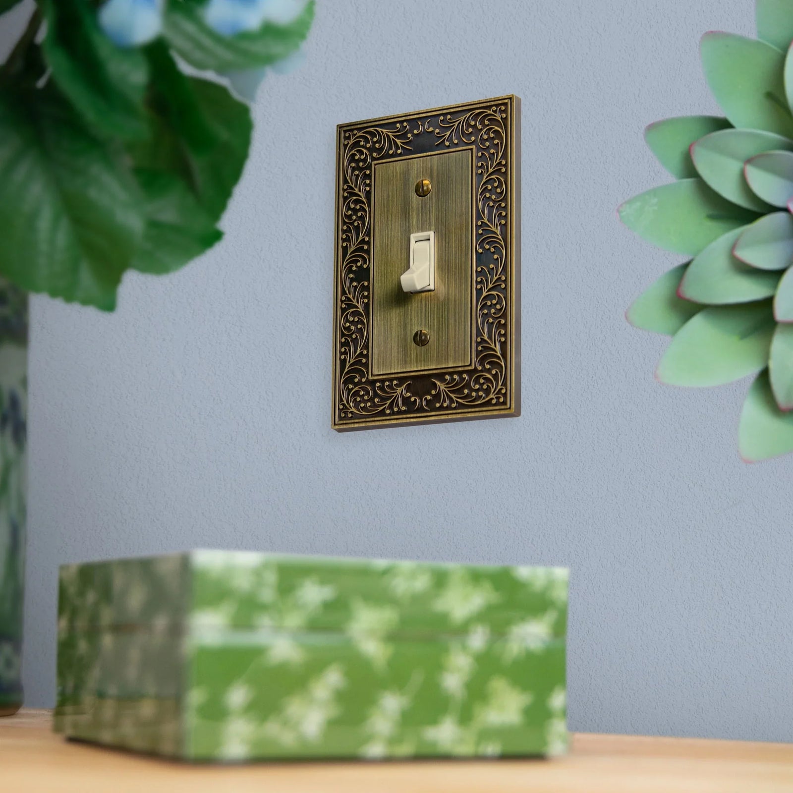 English Garden Brushed Brass Cast - 1 Phone Jack Wallplate