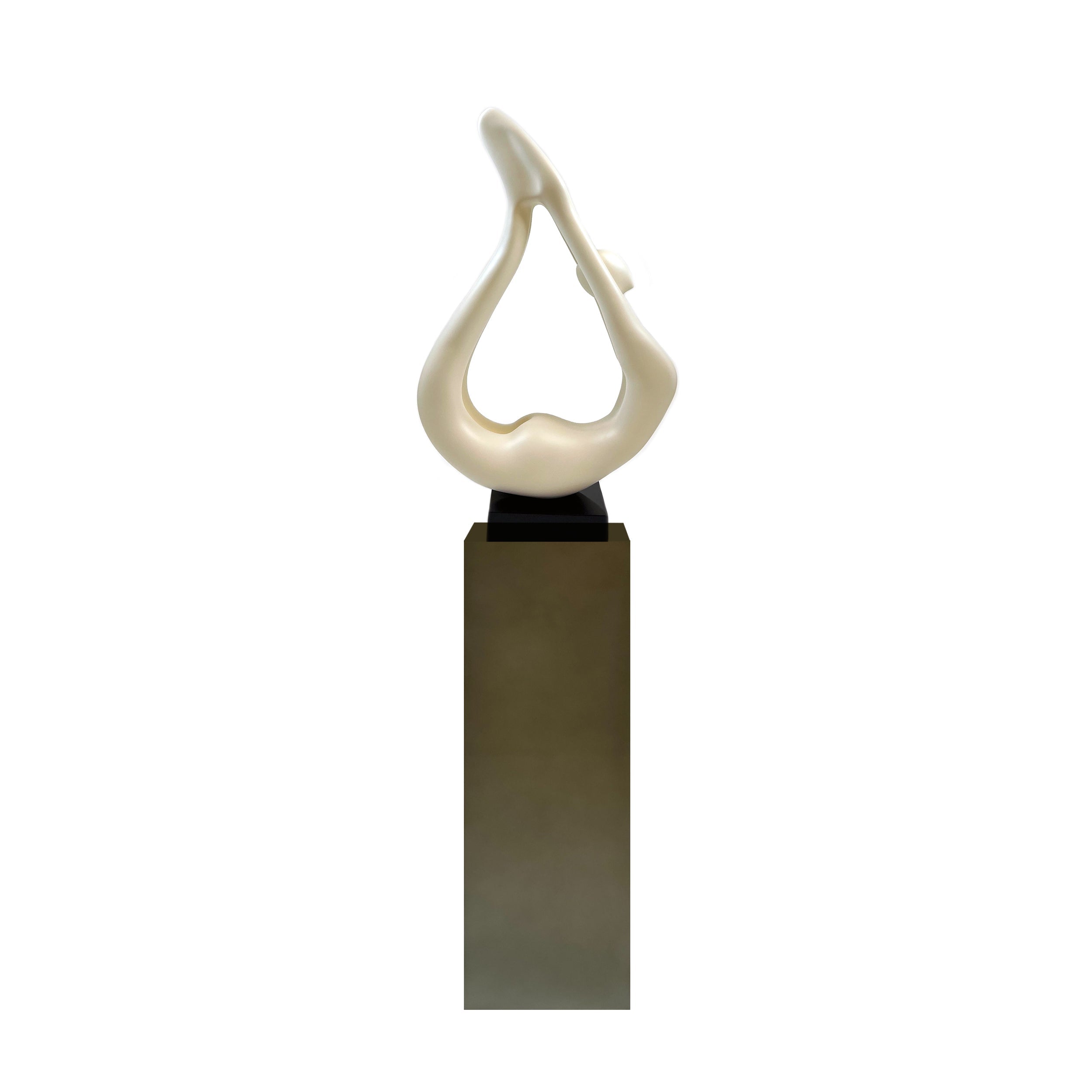 Escultura de yoga blanca con base gris