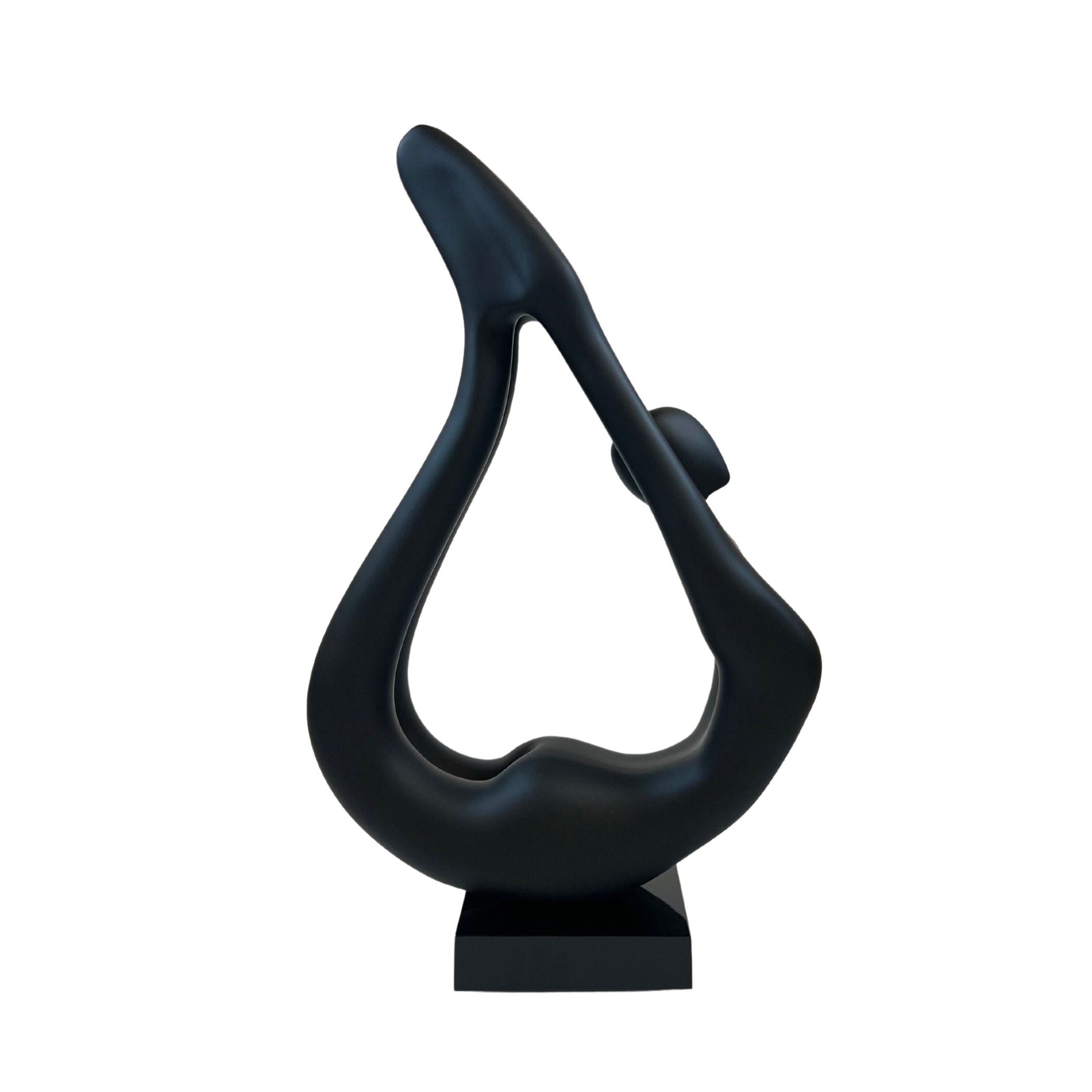 Escultura de yoga negra con base de madera