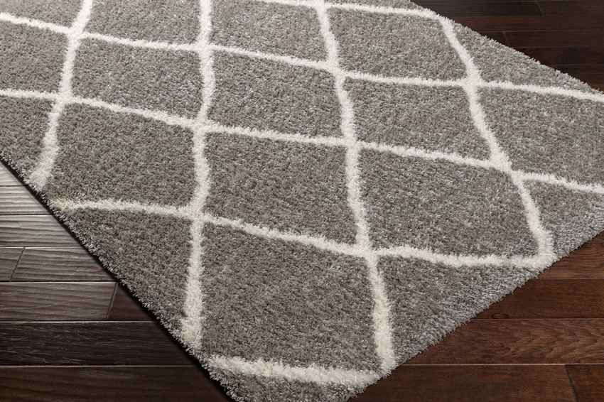 Alfombra Breathitt Global en color gris oscuro