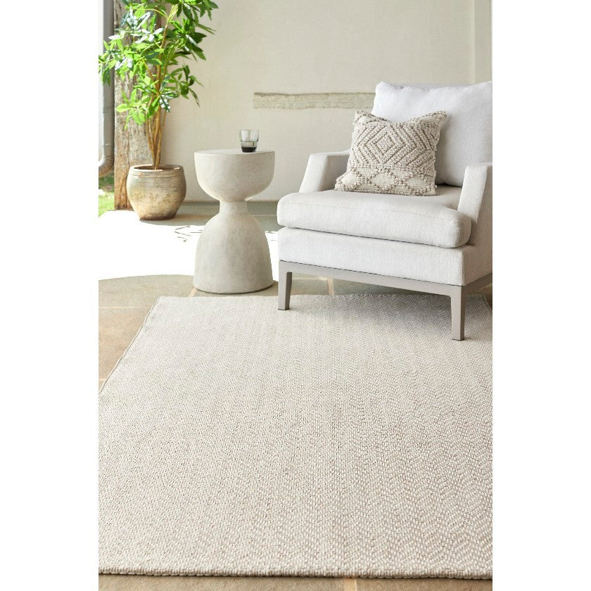 Alfombra Birdie Solid and Border en color plata claro - Becki Owens x Livabliss