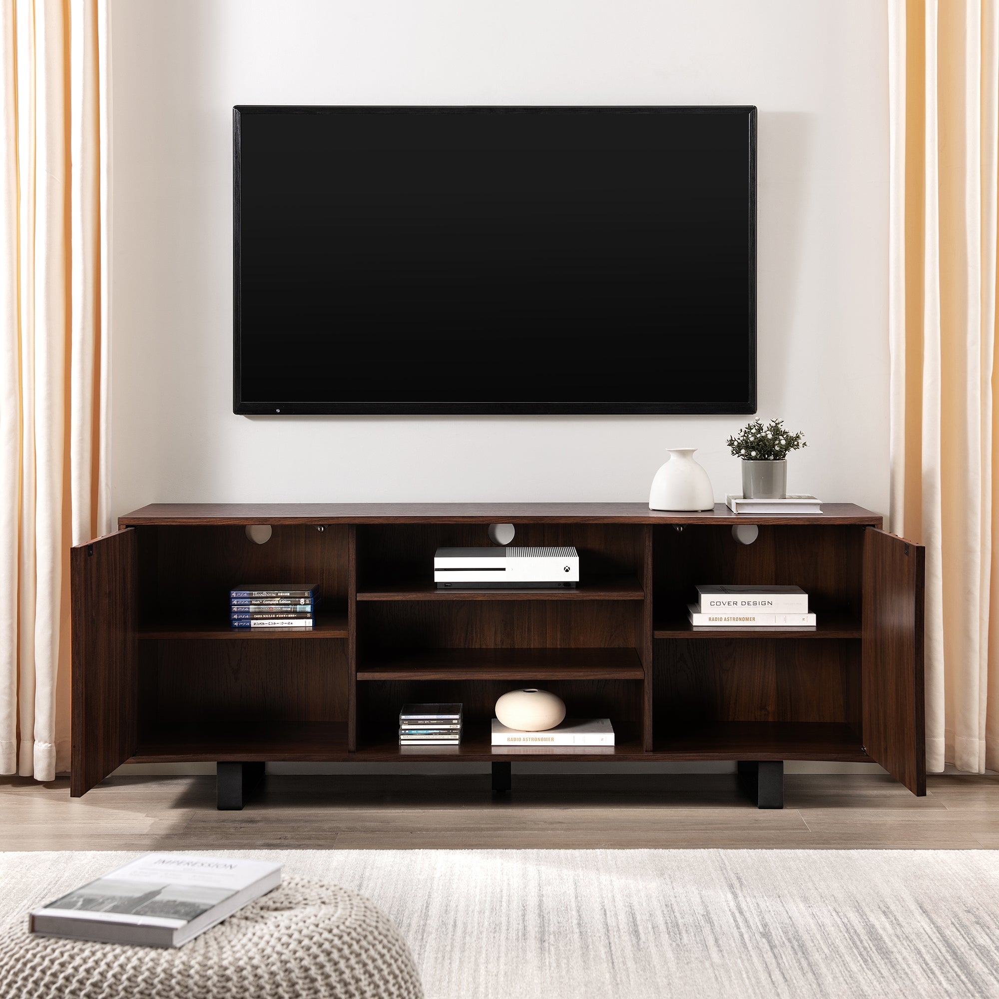 Mueble de TV moderno Girona de 60" con puertas con paneles