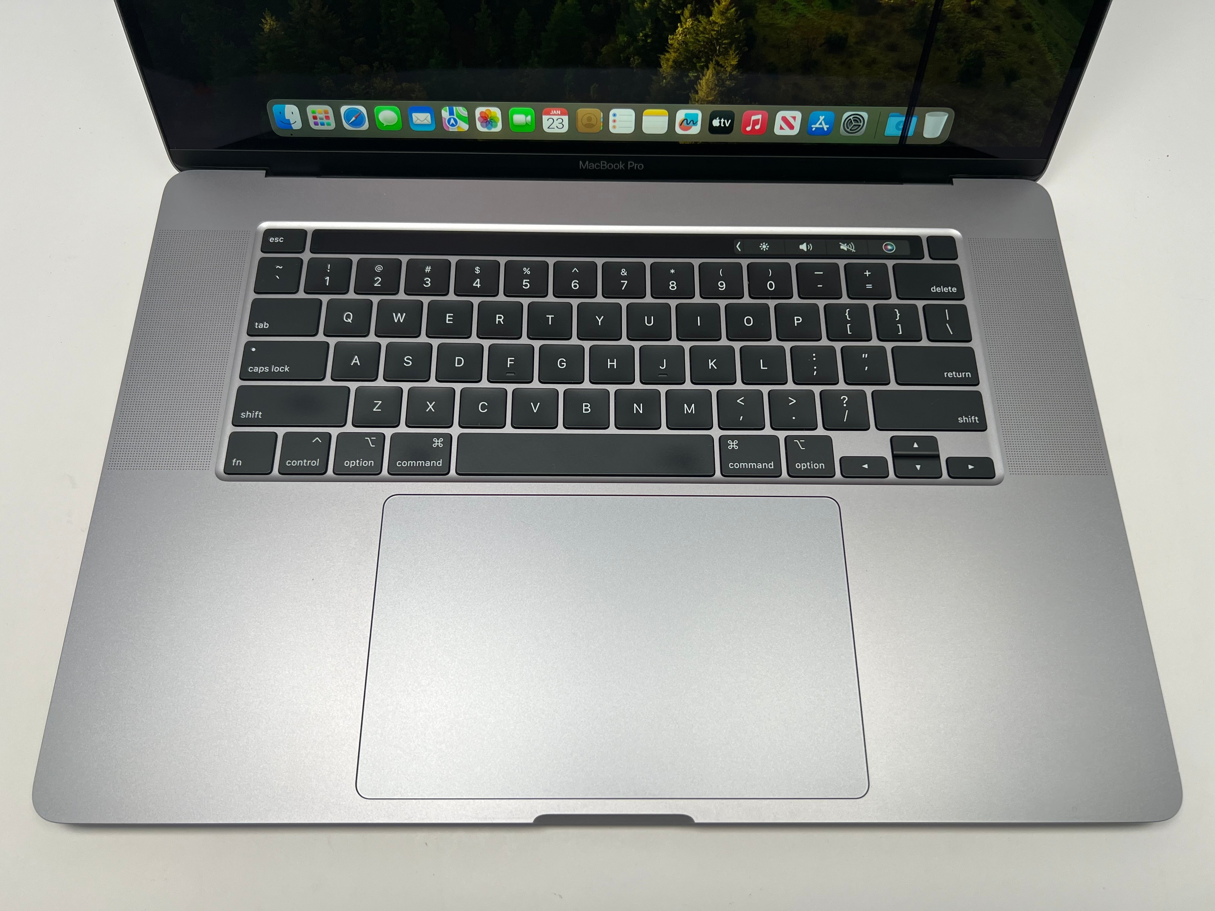 2019 Apple MacBook Pro 16-inch – i7 2.6GHz 16GB RAM 512GB SSD | Radeon Pro 5300M