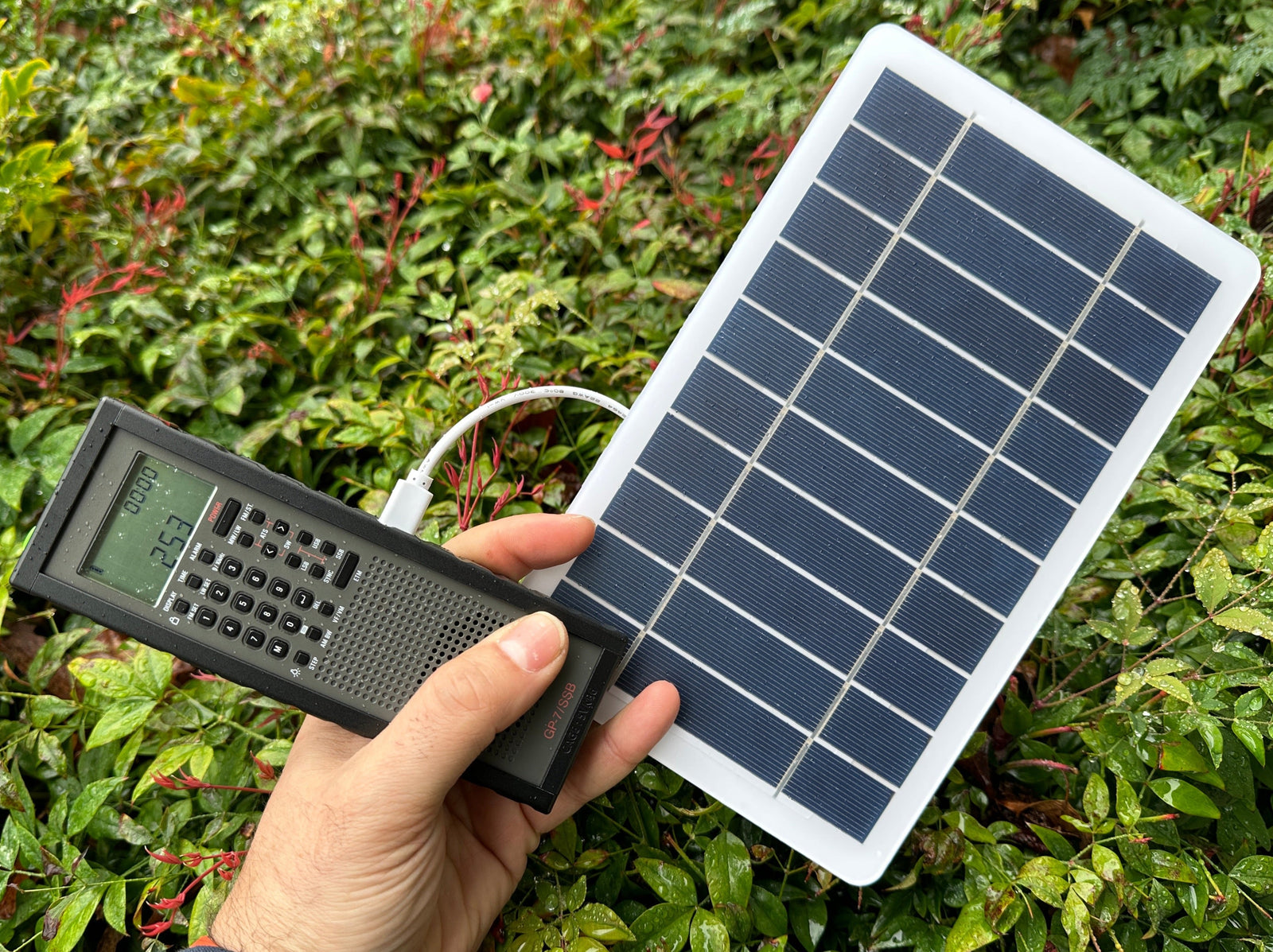 Auxiliary 5V USB Solar Panel Kit + Case