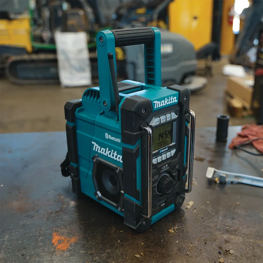 Makita XRM10 18V LXT/12V max CXT Lithium-Ion Cordless Bluetooth Job Site Charger/Radio