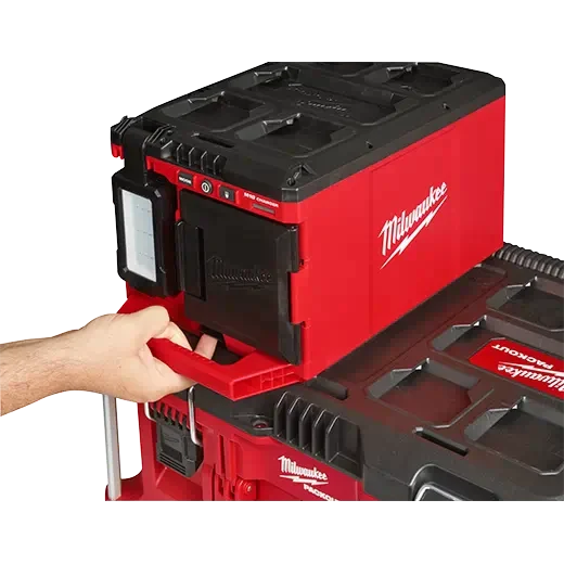 Milwaukee 2357-20 M18™ PACKOUT™ Lámpara/cargador