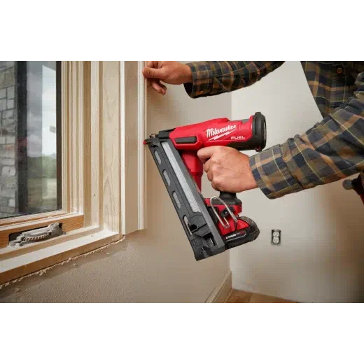 Milwaukee 2839-20 M18 FUEL 15 Gauge Finish Nailer (Tool Only)