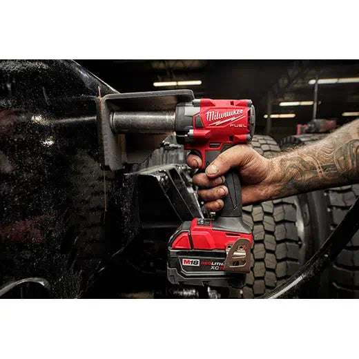 Milwaukee 2855-20 M18 FUEL™ Llave de impacto compacta de 1/2" con anillo de fricción (solo herramienta)