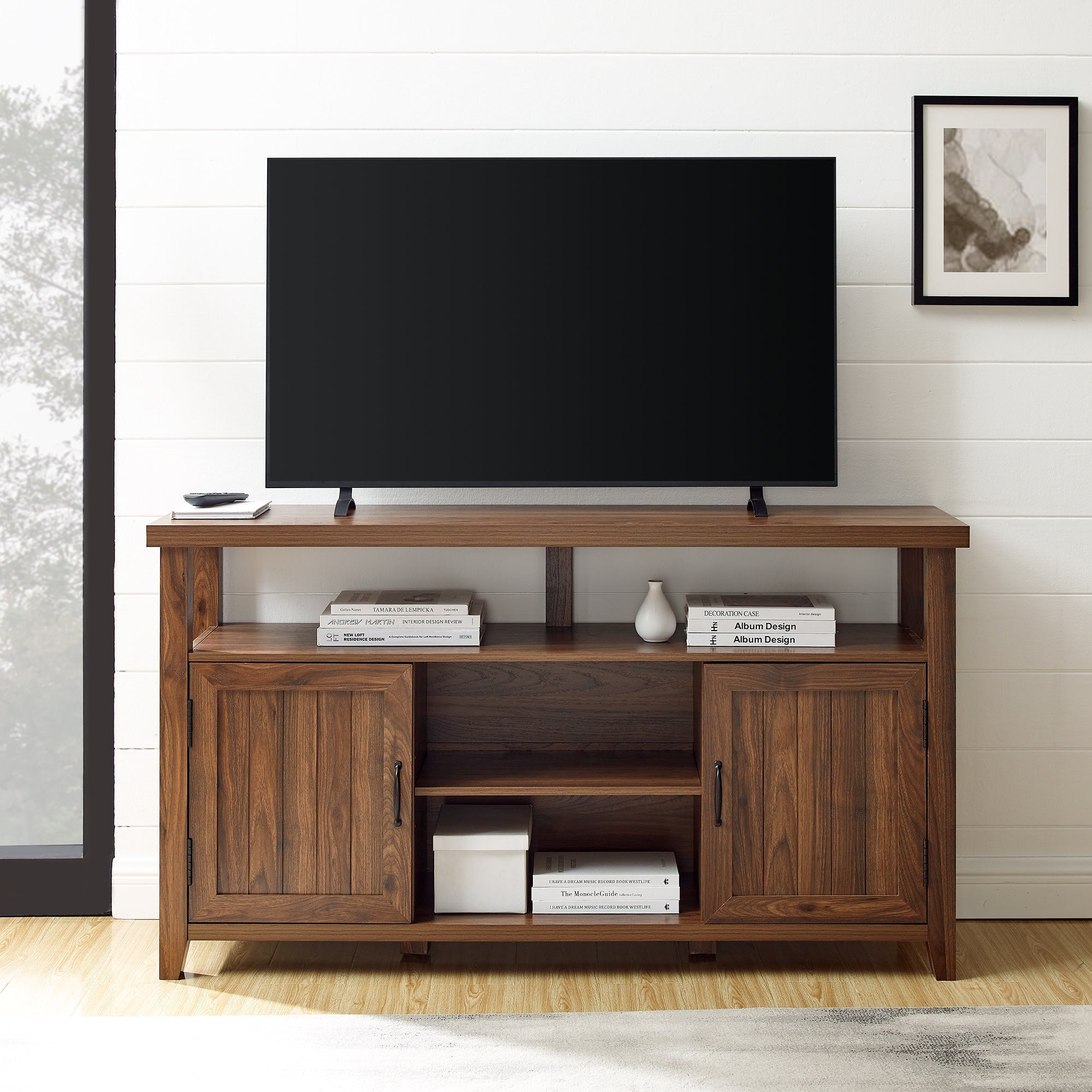 Mueble de TV Highboy de 58" con puerta ranurada