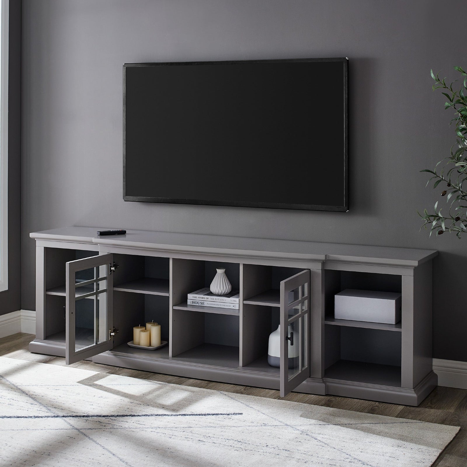 Mueble de TV con puerta de vidrio Hattie