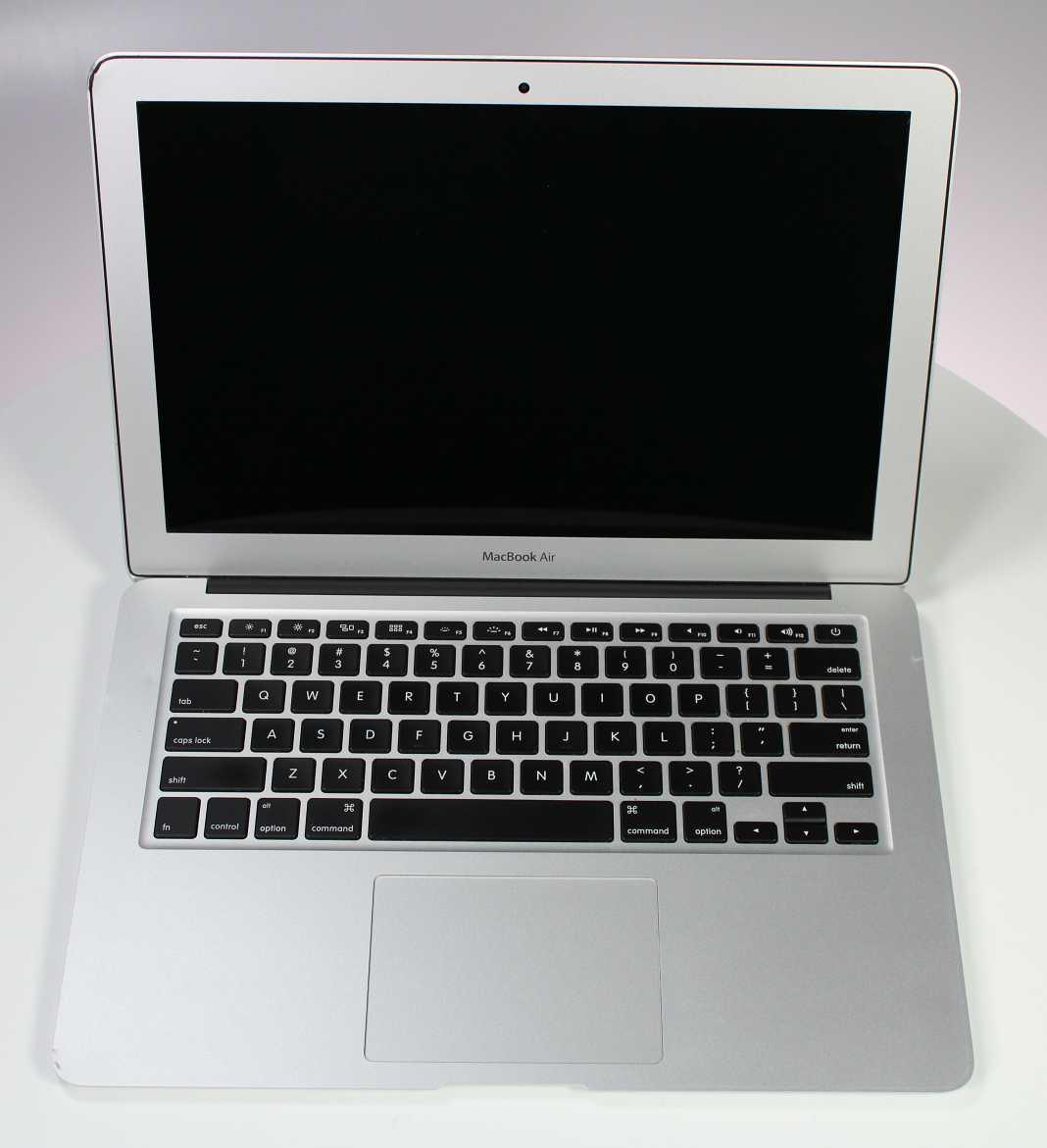 Apple MacBook Air 13-inch 2015 1.6GHz Core i5 4GB SSD (Wear & Tear Special)