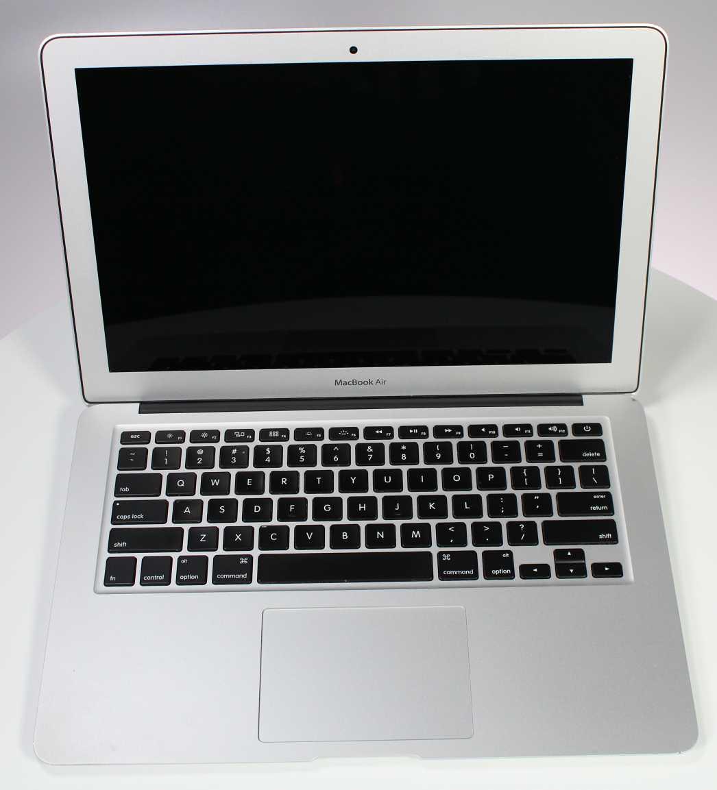 Apple MacBook Air 13-inch 2015 2.2GHz Core i7 8GB (Wear & Tear Special)