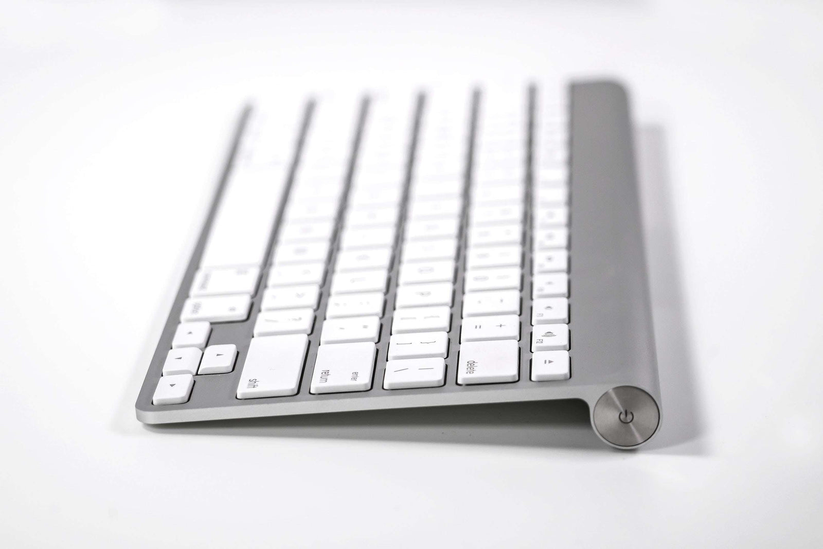 Apple Wireless Bluetooth Keyboard Aluminum A1314 MC184LL/B