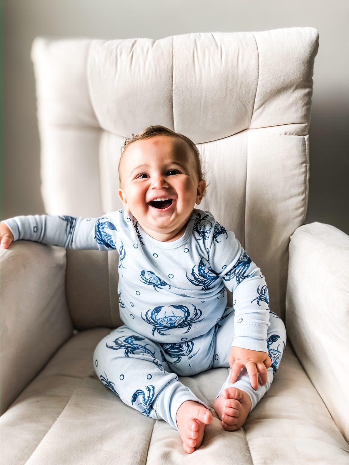 Pijama de cangrejo azul