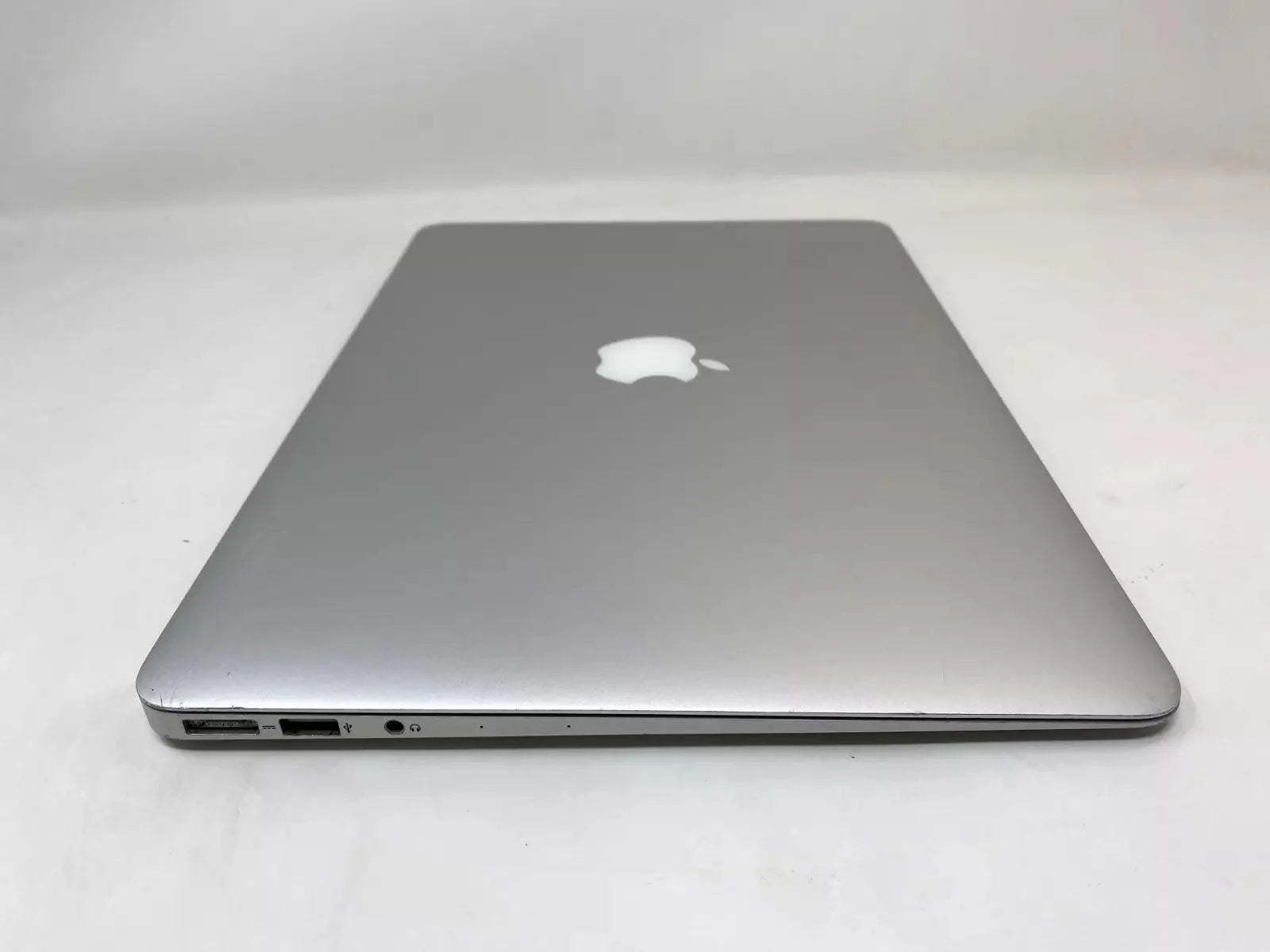 2014 Apple MacBook Air 13-inch i5 1.4GHz – 8GB RAM 256GB SSD Silver