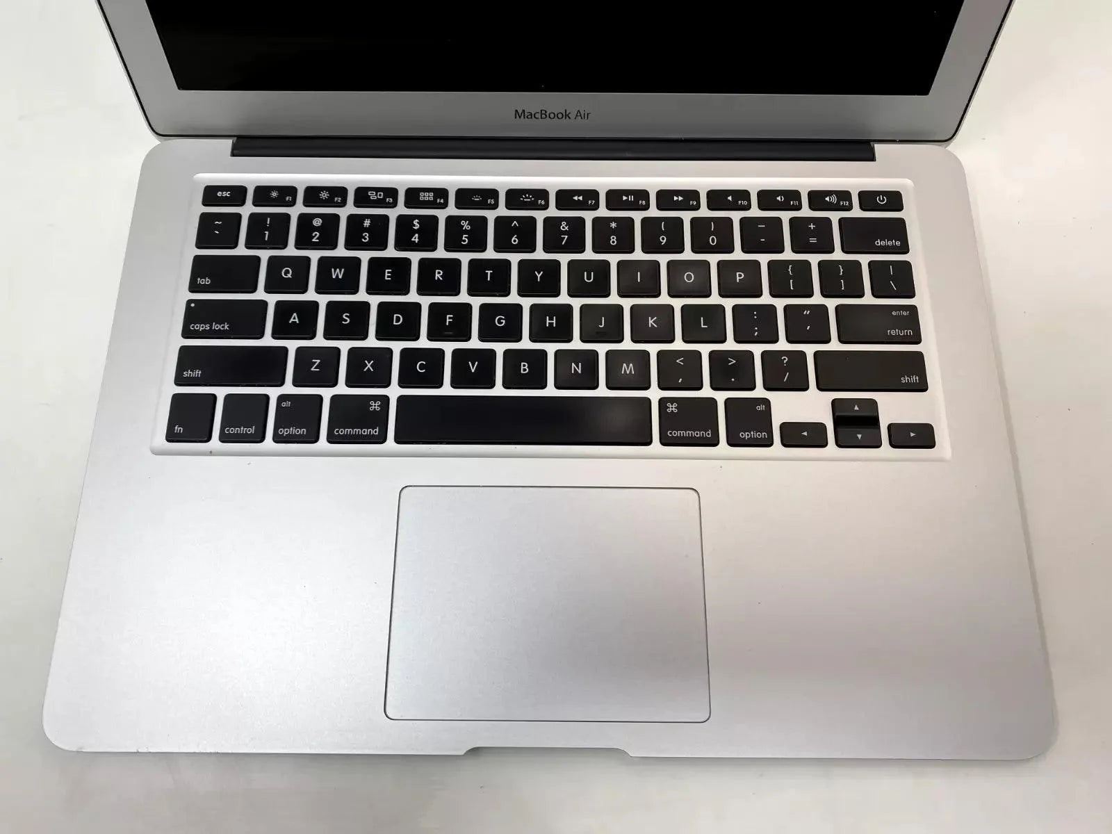 2014 Apple MacBook Air 13-inch i5 1.4GHz – 8GB RAM 256GB SSD Silver