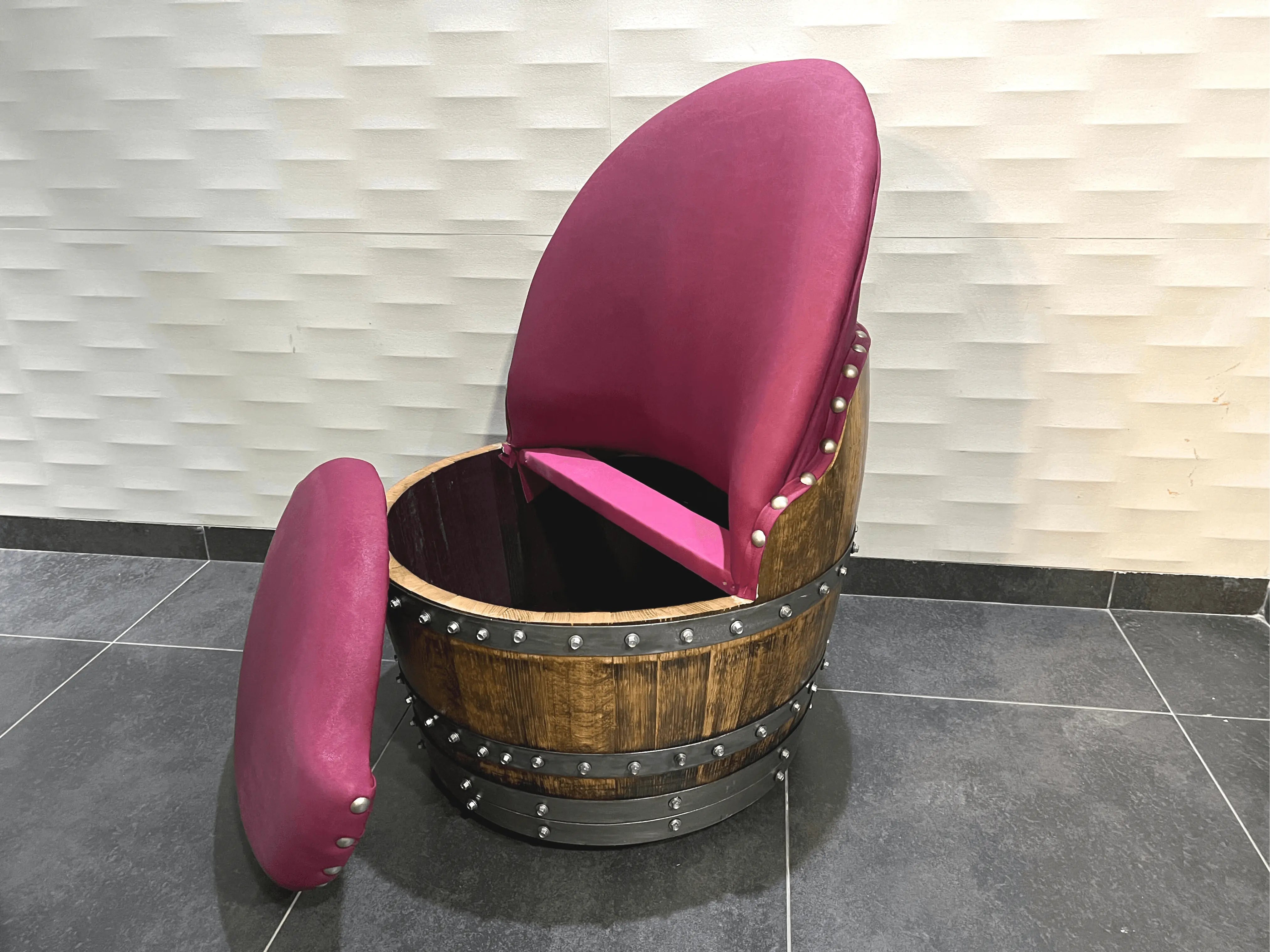 Wine Barrel Chair BERRY (2024 Limited Colorway)