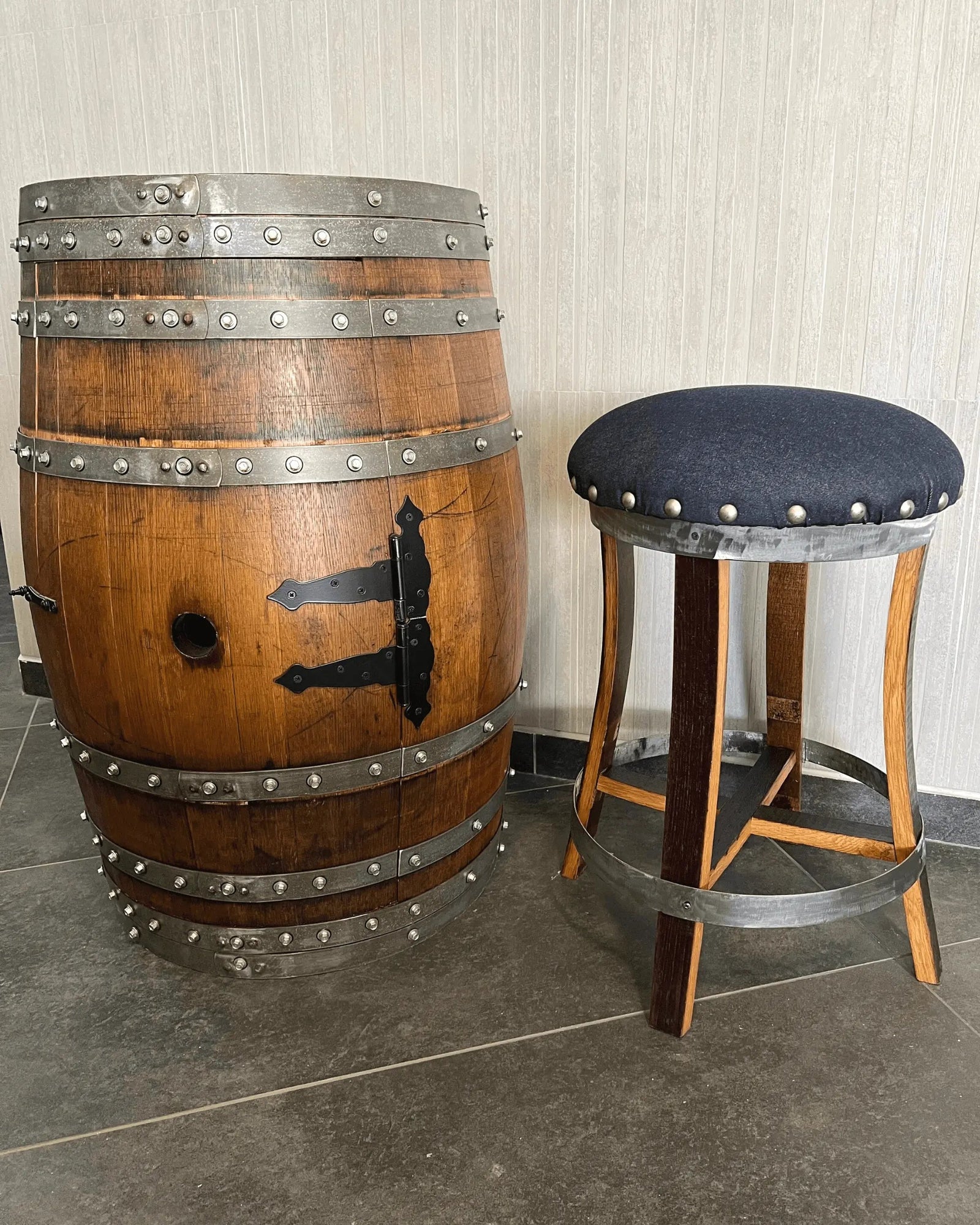 Taburete de bar con estructura de madera de barril de vino, denim azul (colores limitados)